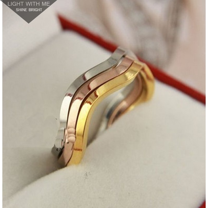 Cartier Paris Novelle Vague Three-Wave Ring in 3-Gold