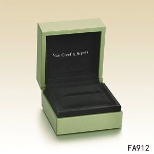 Van Cleef & Arpels Original Rings Box