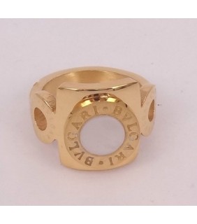 Bvlgari Ring in 18kt Yellow Gold with Mother of Pearl