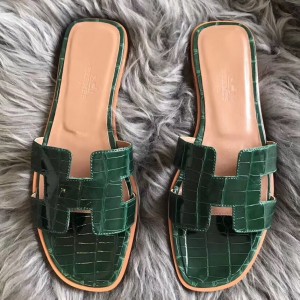 Hermes Oran Sandals In Green Shiny Niloticus Crocodile
