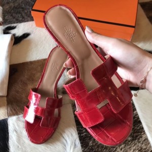 Hermes Oasis Sandals In Red Shiny Niloticus Crocodile