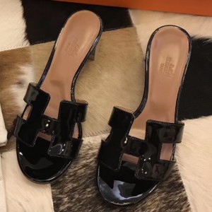 Hermes Oasis Sandals In Black Patent leather