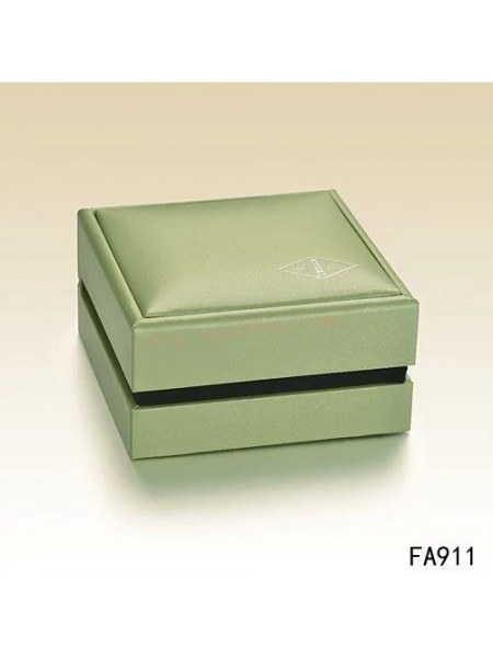 Van Cleef & Arpels Bracelet Box