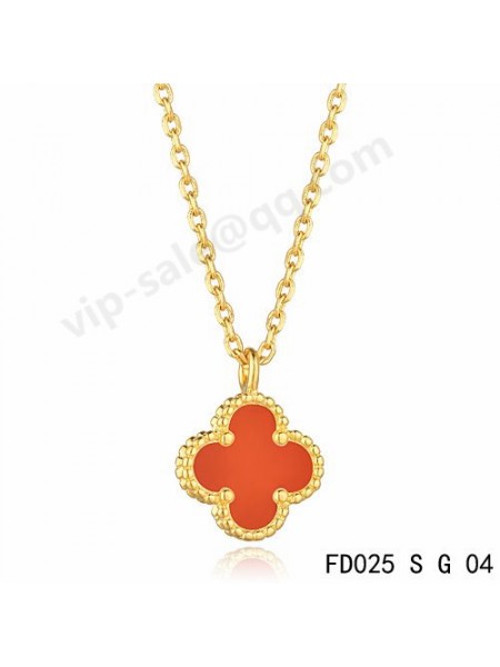 Van cleef & arpels Vintage Alhambra pendant in yellow gold with coral