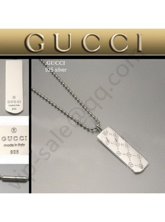 Gucci Horse Hoof Side Tag Necklace