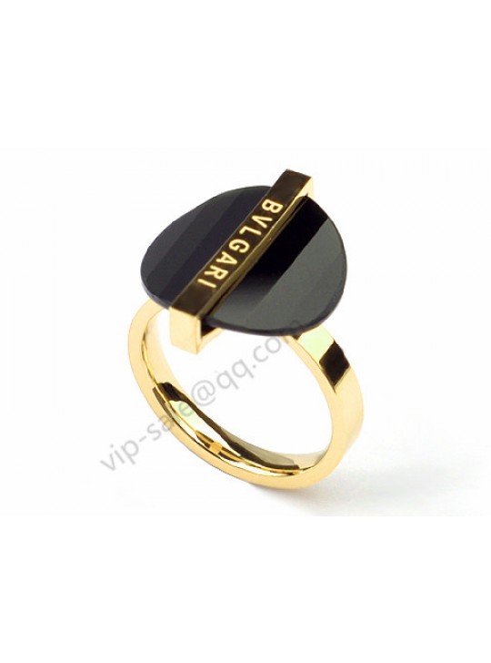 Bvlgari Ring in 18kt Yellow Gold with Black Ceramic