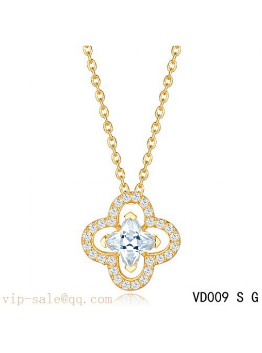 Les ardentes round flower pendant in yellow gold with lv cut diamond