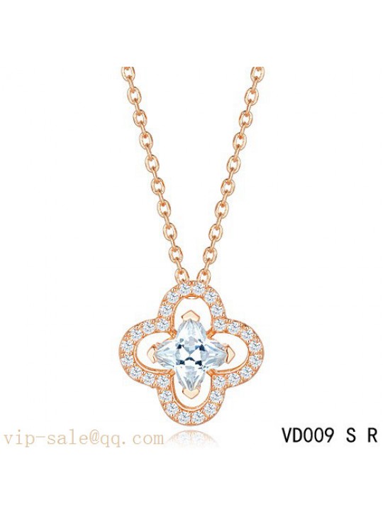Les ardentes round flower pendant in pink gold with lv cut diamond