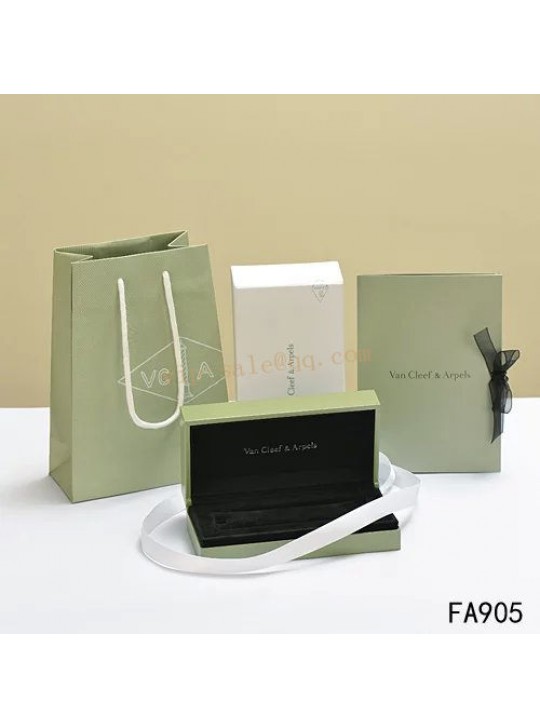 Van Cleef & Arpels Shopping Bag, Certificate, Necklace Box