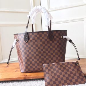 Play with Datum Visiting grandparents Louis Vuitton Neverfull Replica - The Best Fake LV Neverfull In The Market
