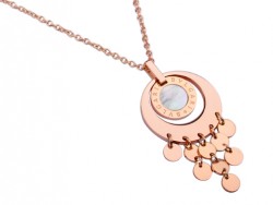 Bvlgari Pendant with a Chain in 18kt Pink Gold with Mother of Pearl