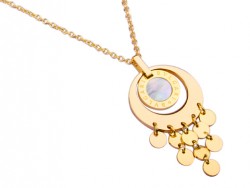 Bvlgari Pendant with a Chain in 18kt Yellow Gold with Mother of Pearl