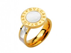 Bulgari-Bvlgari Ring in 18kt Yellow Gold with Mother of Pearl