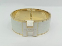 Hermes Vintage Clic Clac H Bracelet in 18kt Yellow Gold with White Leather,Wide