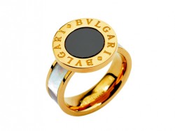 Bvlgari-Bulgari Ring in 18kt Yellow Gold with Mother of Pearl & Black Onyx