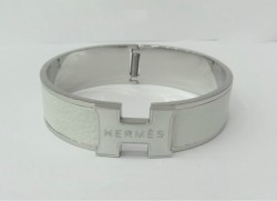 Hermes Clic Clac H Bracelet in 18kt White Gold with White Leather,Narrow