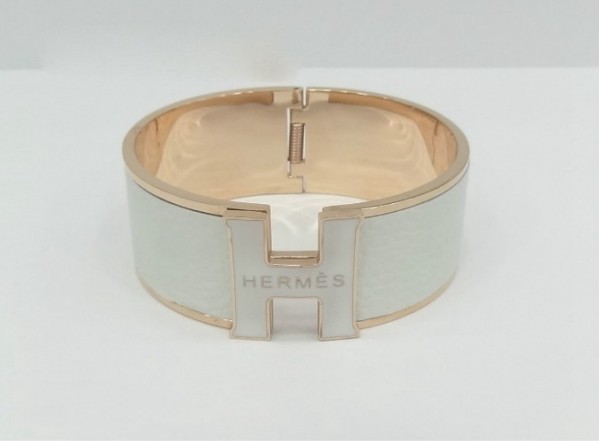 Hermes Vintage Clic Clac H Bracelet in 18kt Pink Gold with White  Leather,Wide - Hermes Bracelets - Hermes Jewelry