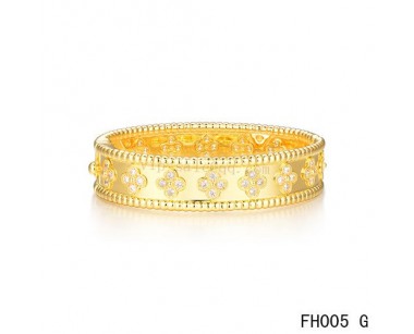 Van Cleef and Arpels Perlée clover bracelet/Medium model/Yellow gold/diamonds