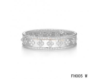 Van Cleef and Arpels Perlée clover bracelet/Medium model/white gold/diamonds