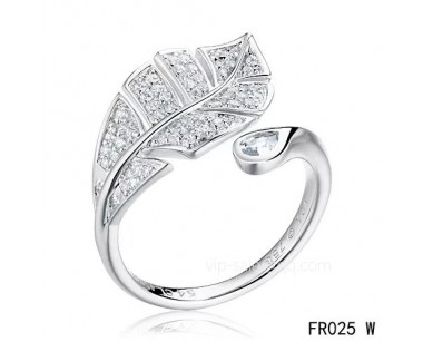 Van Cleef and Arpels Virevolte Finger ring<li>In white gold with diamonds
