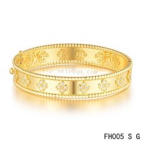 Van Cleef and Arpels Perl�e clover bracelet/yellow gold/diamonds	