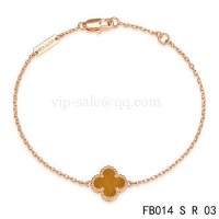 Van cleef & arpels Sweet Alhambra bracelet<li>pink gold with light red clover