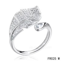 Van Cleef and Arpels Virevolte Finger ring<li>In white gold with diamonds	