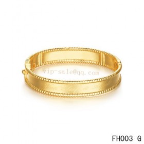 Van Cleef and Arpels Perlée bracelet/signature/Yellow gold bracelet