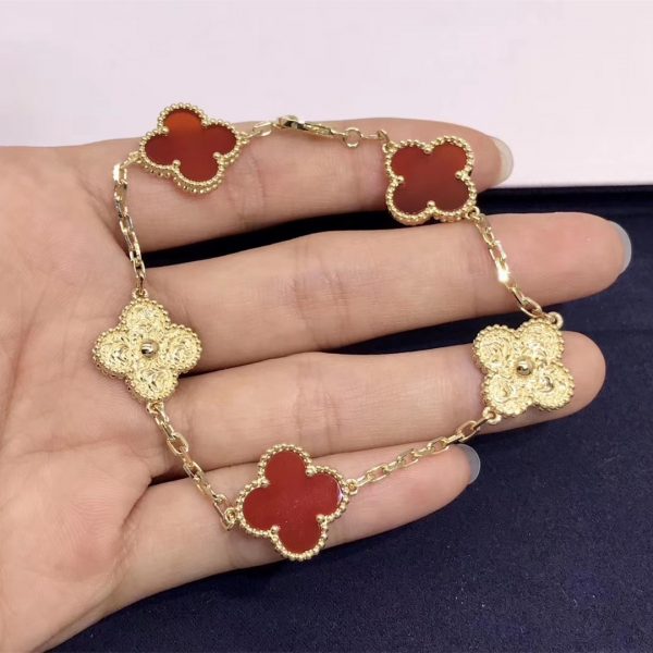 VCA Vintage Alhambra Bracelet Yellow gold, 3 Carnelian