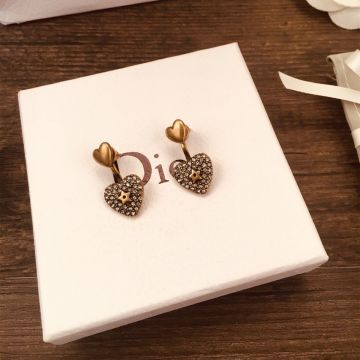 2021 New Christian Dior Embellished Paved Diamonds Heart-shaped Aged Brass Women Star Detail Stud Earrings