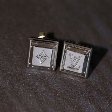 2021 Top Sale Louis Vuitton Square Design Classic LV Logo Monogram Flower Asymmetrical Stud Earrings For Ladies Silver/Yellow Gold/Rose Gold